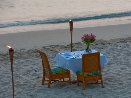 Romantic Dinner - beauty, i, beach, glasses, paradise, peaceful, u, chairs, view, pretty, evening, table, romance, sand, dinner, ocean, glass, me, summer, lovely, we, vase, waves, nature, chair, romantic, beautiful, colors, flowers, sea