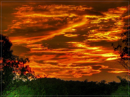 Amazing sky - yellow, amazing, beautiful, beauty, colors, orange, sunsets, nature, green, color, golden, sky, amazin sky