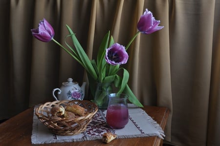 still life - food, photo, flowers, purple, nice, cake, vase, beautiful, photography, cool, still life, flower, tulip, bouquet, drink, harmony, tulips, juice, cup