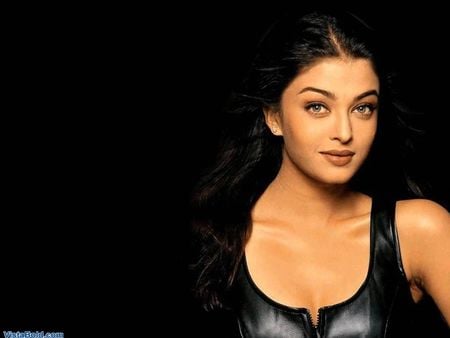 Aishwaryi In Black - aishwaryi-in-black