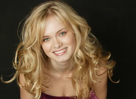 Sara Paxton