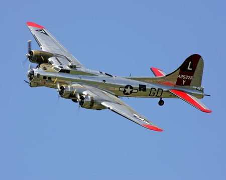 B17 Frlying Fortress - flying, fortress, ww2, wwii, bomber, b17