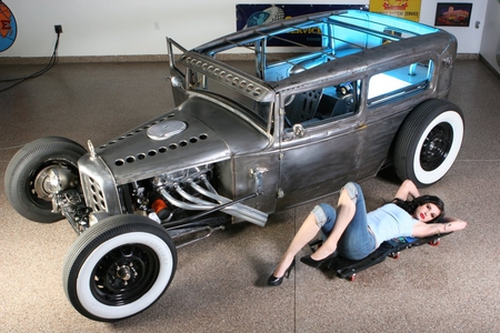 Nikki-Dodge - garage, hot rod, pin up, model