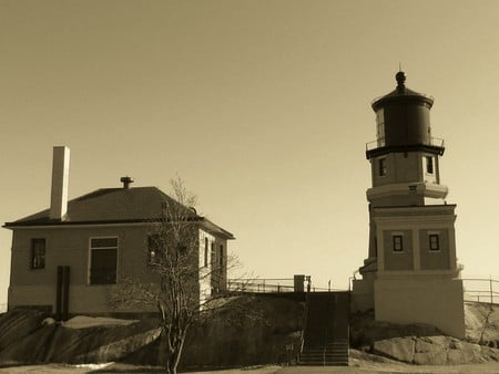 Split Rock Lighthouse - brick, lighthouse, lake superior, rock, foghorn