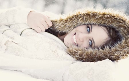 Snow Beauty - smile, winter, woman, beautiful, snow, beauty, face, blue eyes