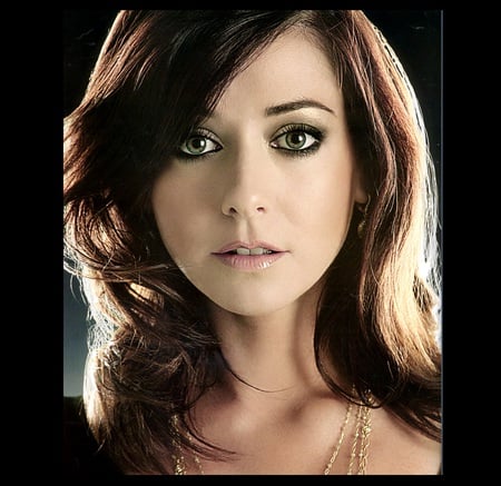 Alyson - beauty, nice, woman, actress, hot, girl, female, eyes, alyson hannigan, face, gorgeous, pretty, beautiful, brunette, cute, babe