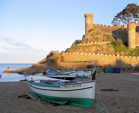 Castle and Boats - sunshine, sky, beach, boats, castle