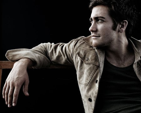 Jake Gyllenhaal - male, actor, sexy man, pretty face, blue eyes