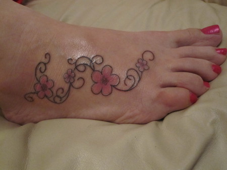 Beautiful foot tatoo - foot, flowers, sexy, tatoo