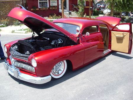 COOL MERC LEADSLED - leadsled, hot, sunshine, outside, mercury, car, classic, show, auto