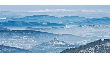 Veliko Tarnovo - fortress, architecture, view, photography, fog, nature, mist, mountain, bulgaria, cold, winter, photo, hills, town, nice, historical, snow