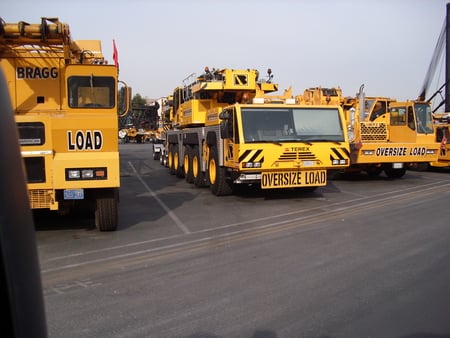 HEAVY DUTY CRANE - lifter, yellow, bigrig, rig, heavyduty, truck, diesel, big, construction, crane, tractor