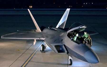 Lockheed Martin F-22 Raptor - rocket, aircraft, f-22, planes, lockheed martin, bombs, military, raptor