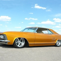 Buick Riviera in gold