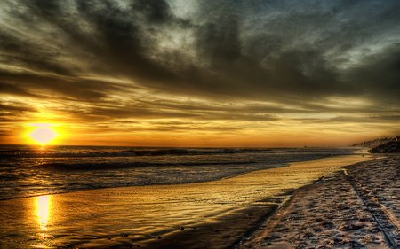 Golden Sunset - summer, beach, splendor, reflection, sand, golden sunset, view, golden, sky, sun, clouds, sunlight, beautiful, sea, beauty, colors, lovely, ocean, nature, sunset, rays, waves, peaceful