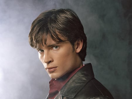 Tom Welling - male, handsome, lips, actor, look, nice hair, blue eyes