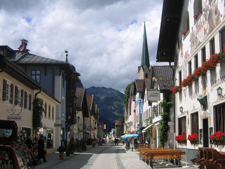 Garmisch-partenkirchen - houses, garmisch-partenkirchen, bavaria, germany