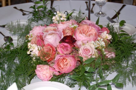 still life - roses, table, centerpiece, pink, still life