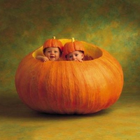 two-babies-in-pumpkin