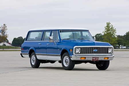 72' Chevy Suburban - chevrolet, chevy, suburban, 1972, 72