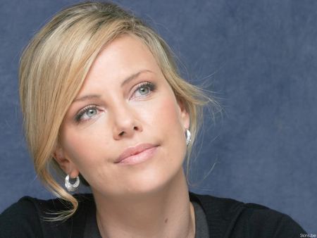 Charlize Theron - charlizeblonde, lips, delicate, theron, blue, sensual, beautiful, eyes