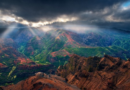 Earth meets Sky - stunning, clouds, light, mountain