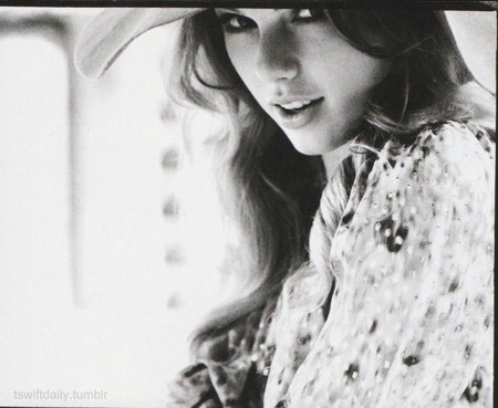 Taylor Swift B&W - black and white, taylor, swift, taylor swift