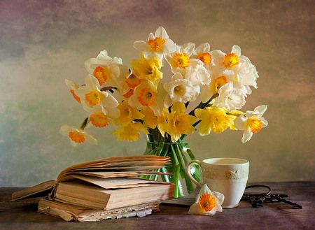 still life - beauty, nice, photography, keys, daffodils, bouquet, still life, narcissus, pretty, yellow, cool, old, harmony, glass, key, lovely, vase, beautiful, books, flowers, photo, flower