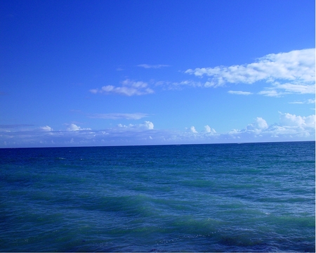 Blue ocean - photograph, water, blue, natute, ocean, sky