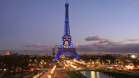 Eiffel Tower - eiffel, paris, architectures, tower, lights