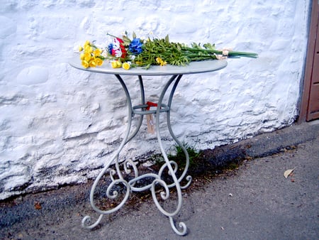 garden table - white, wall, table, flowers, small, garden