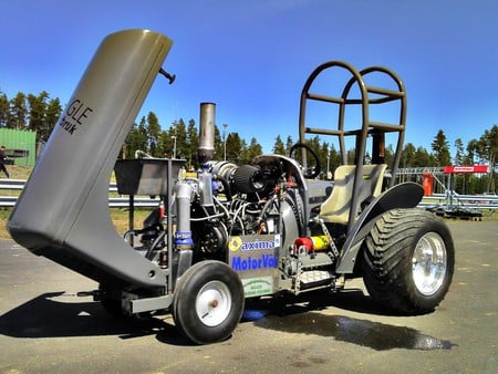 Tractor-Pulling - sport, tractorpulling, wheels, sky