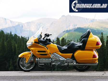 Honda Goldwing - goldwing, motorbike, bike, road