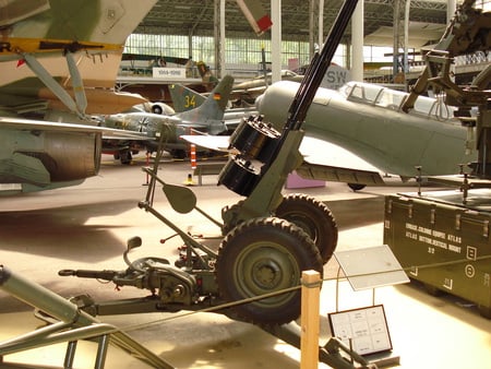 anti aircraft gun - aagun, museum, brussels, military