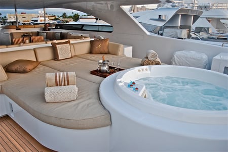 Romance - nice, champagne, peaceful, candles, design, yachts, vacation, yacht, calm, modern, pretty, cool, romance, relax, harmony, style, drink, cups, lovely, luxury, strawberries, jacuzzi, beautiful