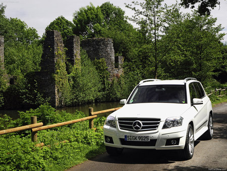 Mercedes Benz GLK - car