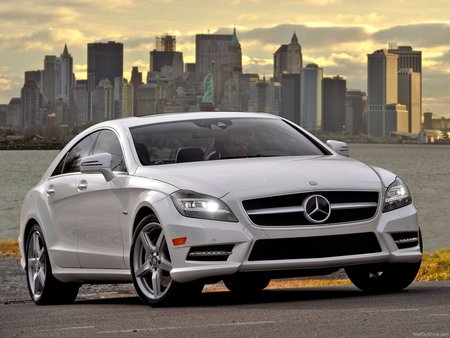 Mercedes-Benz-CLS550 - l