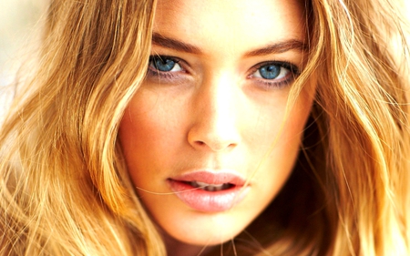 Doutzen Kroes - woman, women, girls, beauty, female, angel, people, model, face, gorgeous, pretty, sexy, adorable, girl, stunning, enchanting, doutzen kroes, beautiful, sweet