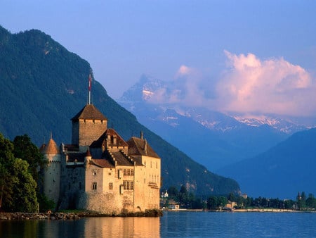 Chateau de Chillon - sky, europe paradise, mountains, peaks, castles, lakes, clouds, snowy, switzerland, europe