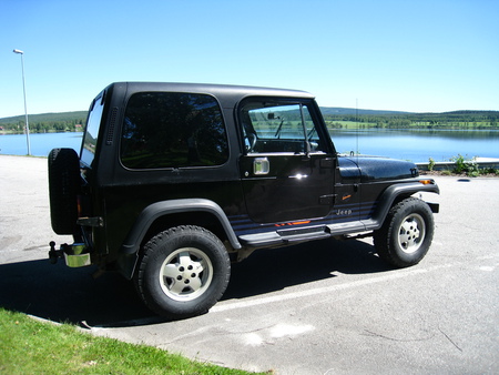 Jeep Wrangler - black, jeep, hardtop, water, car, sky