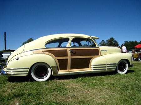 Power AmericaFest - car, yellow, grass, wheels, sky