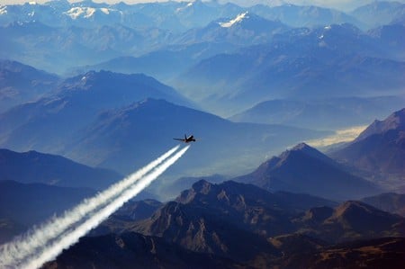 Boeing 737 Contrail