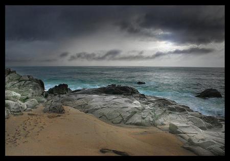 STORMY OCEAN - sky, ocean, beach, dark, clouds, lightning, stormy, waves