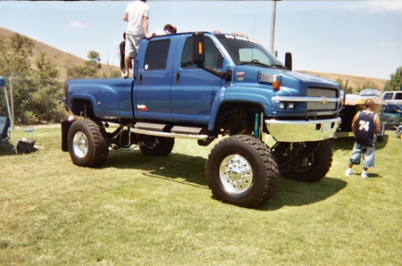 HUGE PICKUP - auto, autos, custom, chevy, pickup, 4x4, blue, sunny, big, chevrolet, show, car, outside, truck, trucks, cars