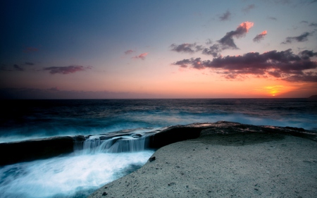 Sunset - beautiful, amazing, ocean, view, nature, sunset, colorful, evening, beauty, peaceful, sky, clouds, lovely, splendor, sea, colors, waves