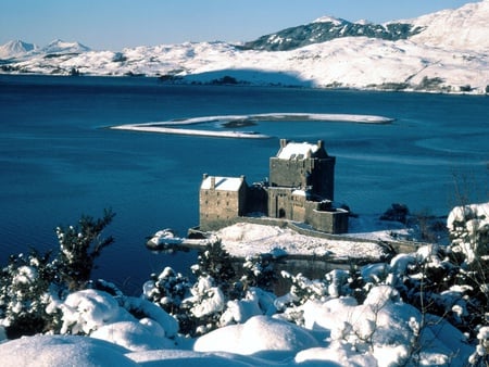 Scotland - Eilean Donan Castle on Loch Duich - haunted, vampire, castles, loch duich, castle, lochs loch, scotland, eilean donan castle, dracula