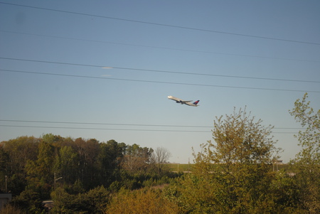 Boeing 767 Delta Leaving ATL - airplane, aircraft, airliner, boeing