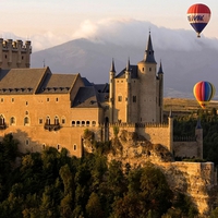 HOT AIR RIDE OVER THE CASTLE