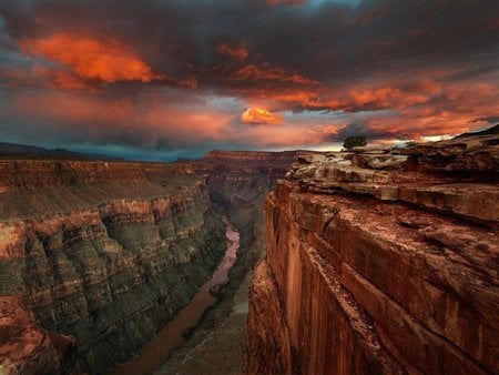 CANYON SUNSET - sky, canyon, river, beautiful, clouds, sunset, mountains