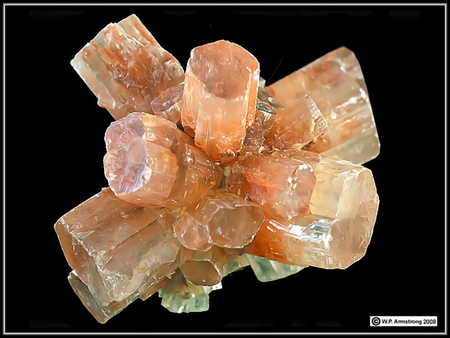 Crystals of aragonite from Arizona. - mineral, aragonite, shining, crystals